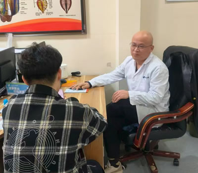 喀什地区|男科医师高朋磊：守护男性健康，专业男科诊疗